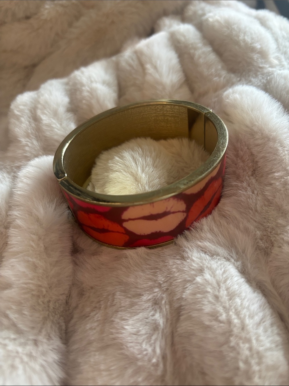 Red Kiss-Print Enamel Gold finish Bangle Bracelet - Women Jewelry